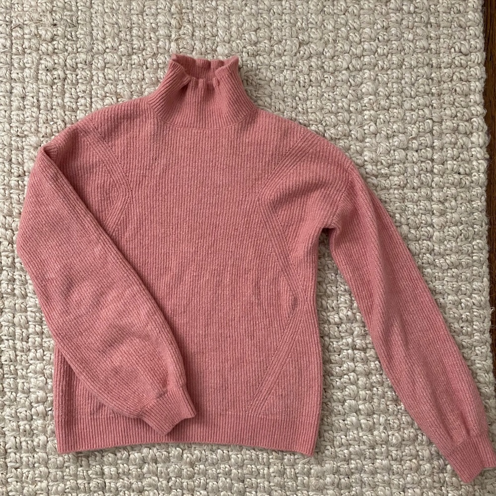 EUC Pink mock neck ruffle sweater by Halogen